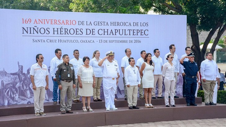 Huatulco conmemora a los “Niños Héroes de Chapultepec”