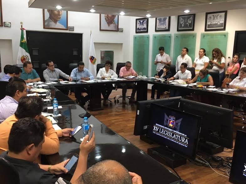 Roberto Borge gastó 162 mdp anuales en taxis aéreos