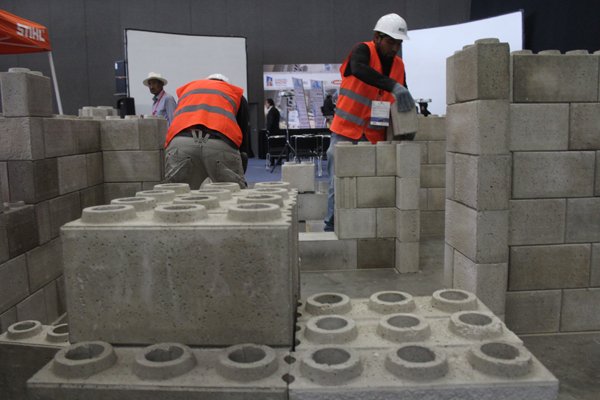 Inventan en Puebla los Legoblock para construir casas de verdad
