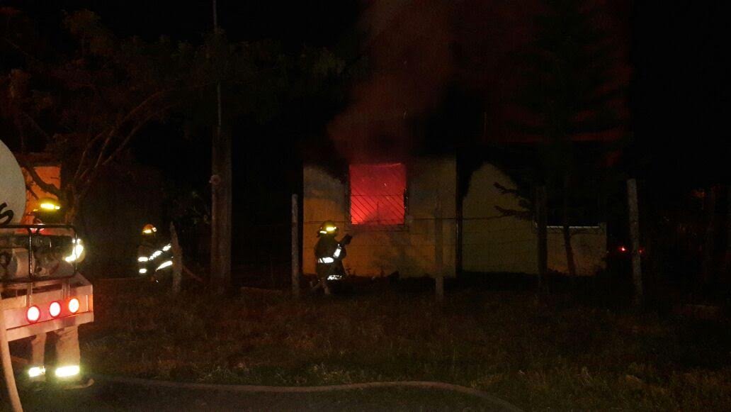 Prenden fuego a casa de esposa de Pedro Tamayo, reportero asesinado