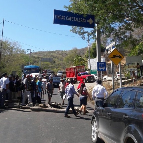 CODEDI actúa como delincuentes en bloqueo roban y cobran