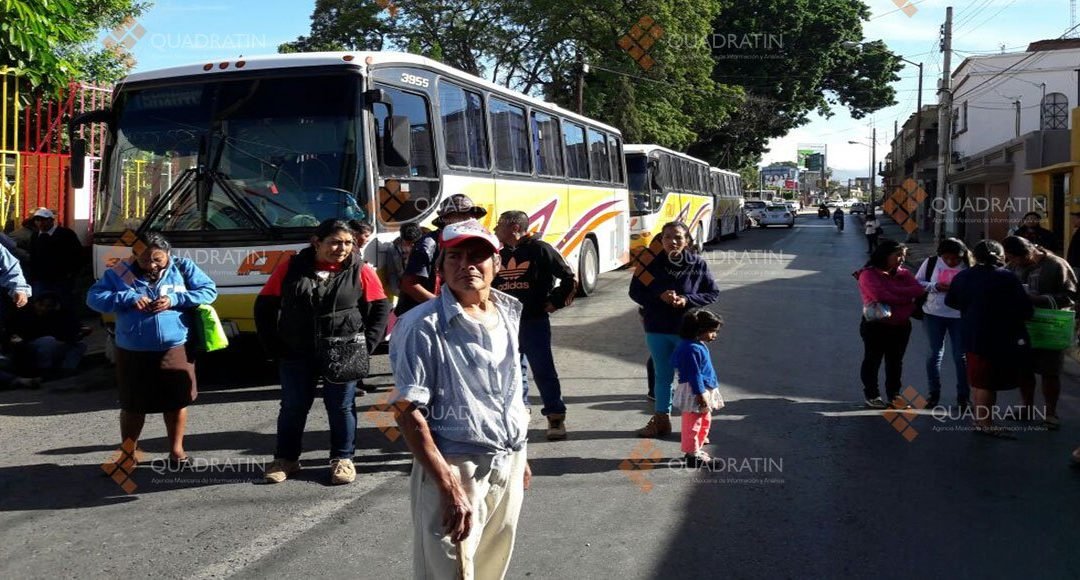 Con bloqueos, despiden a Gabino