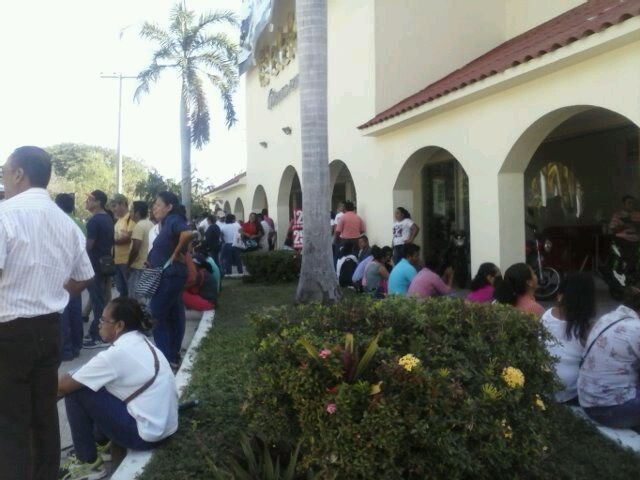 Sección 22 inicia movilizaciones en Huatulco