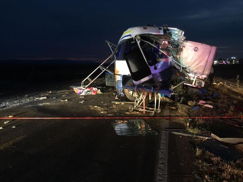 11 muertos 9 lesionados, accidente carretero , limites de Chihuahua y Durango