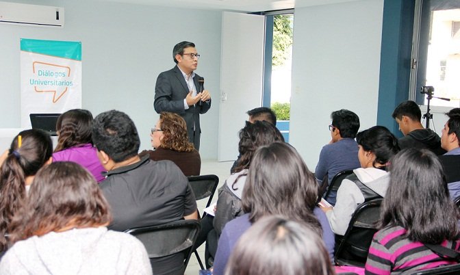 Diálogos universitarios del IAIPO presentes en la semana del administrador 2016 de la UABJO
