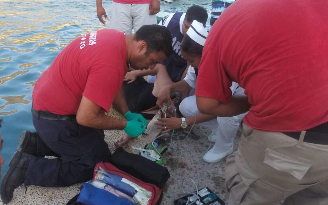 Se salva de ahogarse en playa Santa Cruz