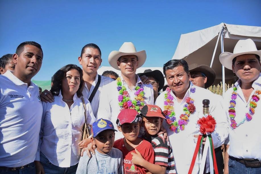 Entrega Murat apoyos por más de 5 mdp a productores de Zimatlán