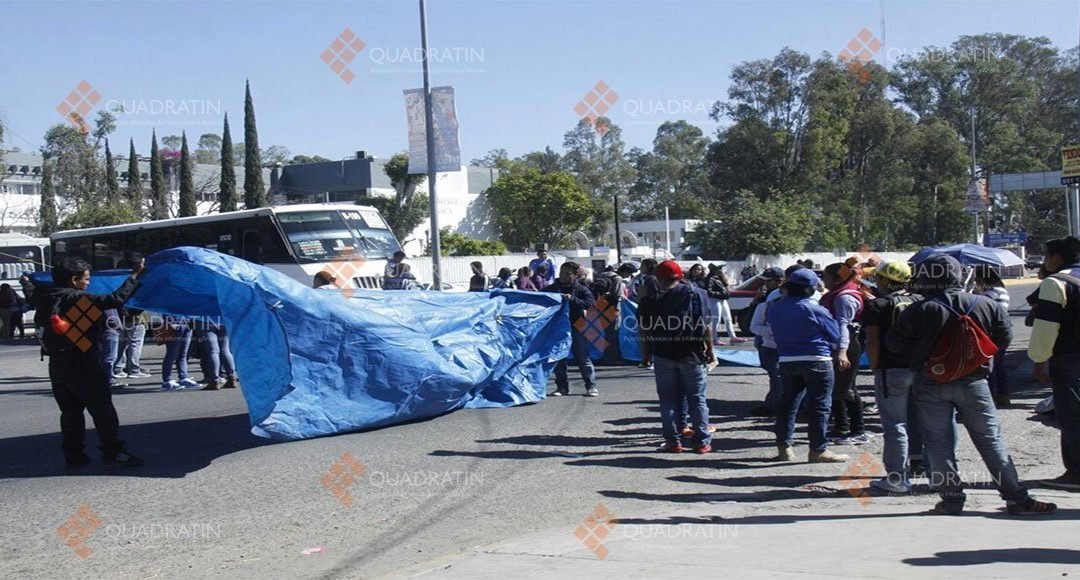 Reanudan normalistas bloqueo en la ciudad de Oaxaca