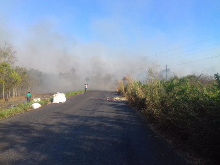 Reportan incendio incontrolable en Pinotepa Nacional