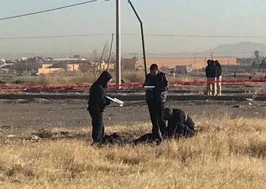 Tiran cuerpo de un hombre en un terreno baldio de Cd. Juárez