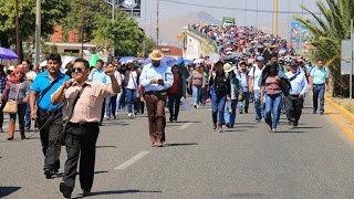 Marchan y vandalizan por dinero 300 organizaciones sociales de Oaxaca