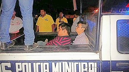 Presuntos asaltantes a punto de ser quemados en Ixtepec
