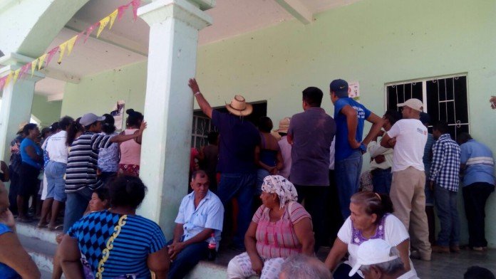 Toman Palacio Municipal en la Costa; síndico genera ingobernabilidad