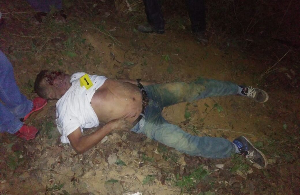 Encuentran cadaver en San Juan Quiahije