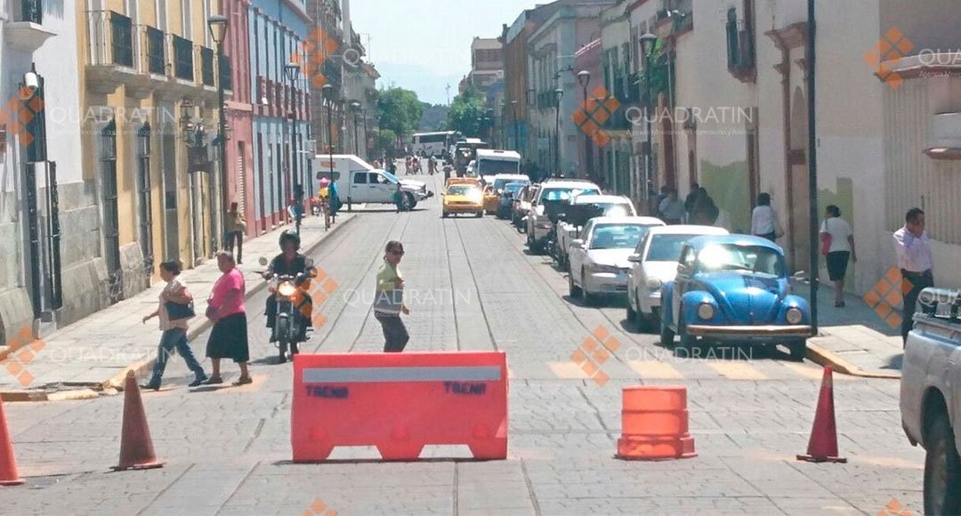 Bloqueos ocasionan caos vial en el centro de la ciudad de Oaxaca