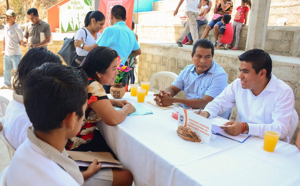 Gobierno Municipal Huatulco visita con “Latiendo Cerca” Bajos de Coyula y La Erradura