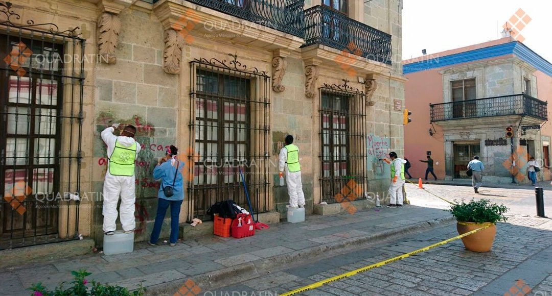 ILimpia INAH pintas en edificio histórico de Oaxaca de Juárez
