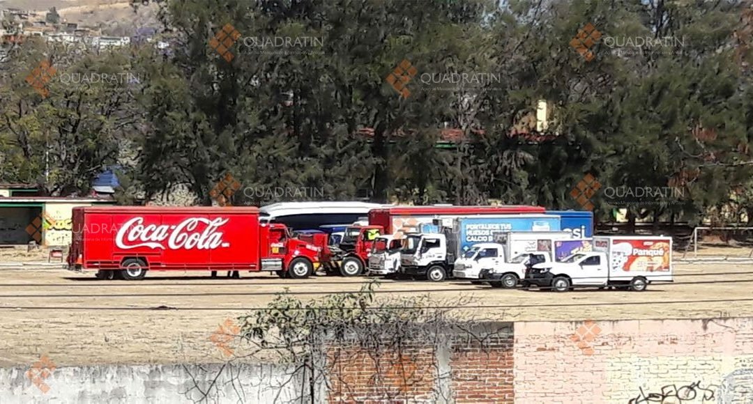 Normalistas secuestran camiones repartidores en Oaxaca