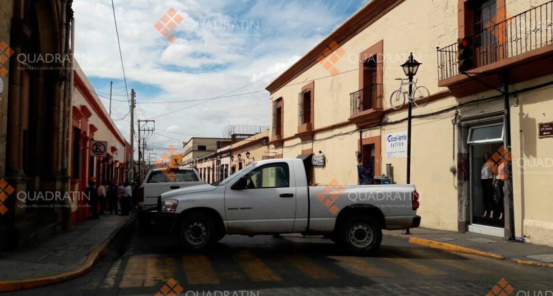 Sindicalizados toman oficinas de Salud y bloquean calle en Oaxaca