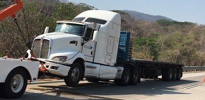 Accidente en la Autopista del Sol deja saldo de 4 muertos y 5 heridos;