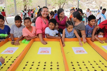 DIF Huatulco llega a comunidades con “Feria de los niños y las niñas”