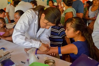 DIF Huatulco proporciona estudios gratuitos de laboratorio