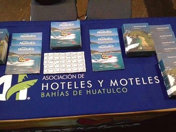 Promocionan a Bahías de Huatulco en ciudades de Canadá: Sectur Oaxaca
