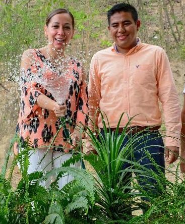 José Hernández y María Elena Orantes inauguran sistema de agua potable en colonia Vicente Guerrero