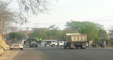 Permanecen activos bloqueos del magisterio en Oaxaca