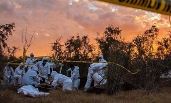 Hallan apilados 5 cadáveres decapitados, en Veracruz