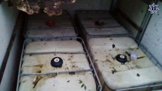 Asegura PE camión con Hidrocarburo en el Istmo