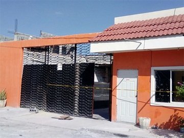 Aprovecha descuido, mata a sus tres secuestradores, y huye