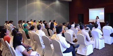 Gobierno Municipal Huatulco capacita a prestadores de servicios turísticos.