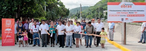 Inaugura José Hernández obra en Sector U2 de Santa Cruz Huatulco