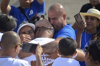 CD JUAREZ CHIH.: Se reúnen familias en el río bravo en en evento abrazos no muros