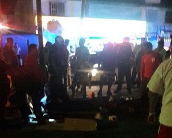 Atropella camioneta a un transeúnte