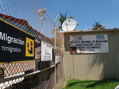 El INM niega información sobre padrón y estatus de extranjeros en Puerto Escondido