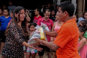 Gobierno Municipal Huatulco continúa apoyando a damnificados por tormenta tropical