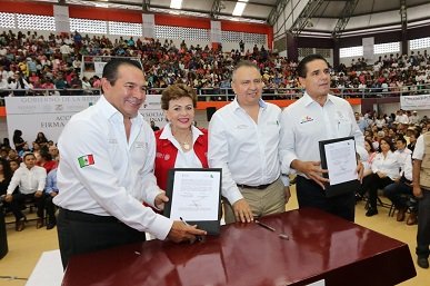 Pacta Liconsa lecherías para adultos mayores en Michoacán