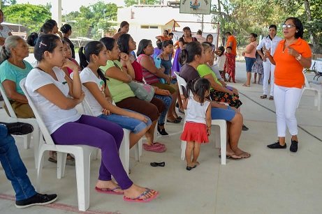 “Latiendo Cerca” continúa atención en comunidades de Huatulco