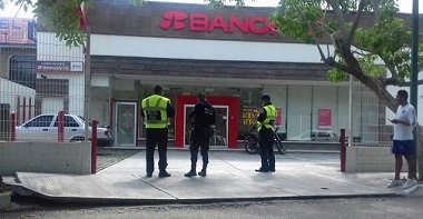 Asaltan a cliente de banco en Huatulco