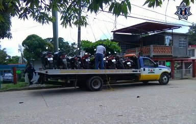 Aseguran 43 vehículos en operativo del Istmo