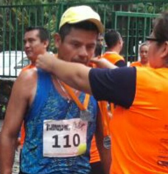 El policía estatal Jorge Felipe Salinas Garnica uno de los ganadores en Urban Race Huatulco