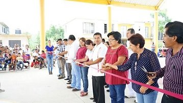Entrega de cancha con techado en el municipio de Zaachila