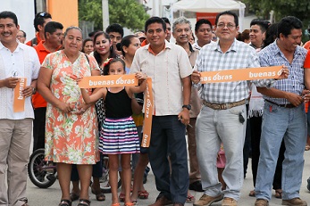 José Hernández inaugura pavimentación de calle en Santa Cruz Huatulco