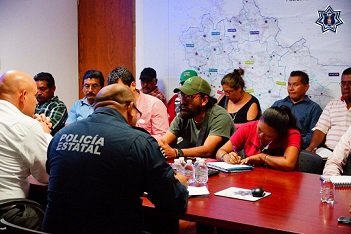 Se reúnen representantes de las 33 colonias unidas y el titular de la SSPO