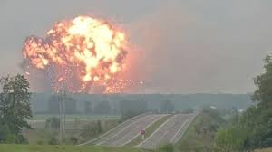 Dos polvorines explotan en Ucrania