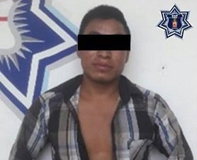 Policía Estatal detiene a sujeto con vehiculo robado