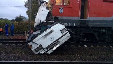 Al menos 19 muertos en un choque entre un tren y un autobús en Rusia