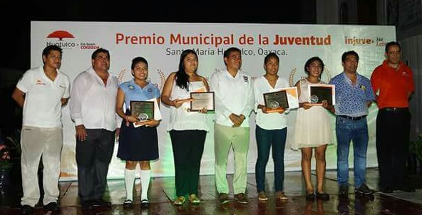 Entregan Premio Municipal de la Juventud